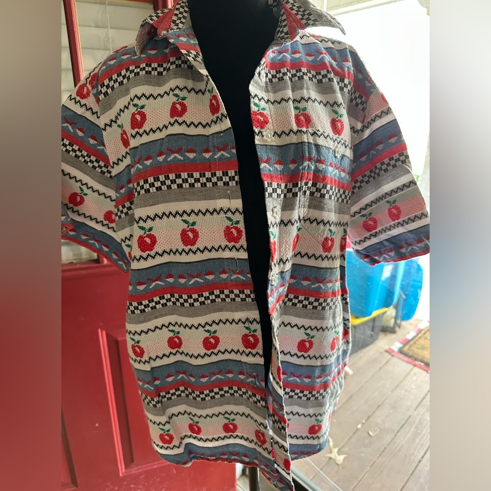Cabin Creek Apple women’s button down top X large